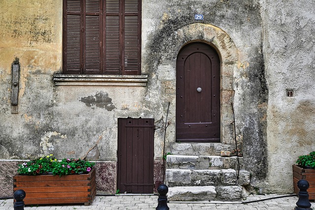 house-640x480-88089265.jpeg