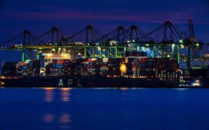 cargo-ship-640x480-11314497.jpeg