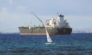 cargo-ship-640x480-68950417.jpeg