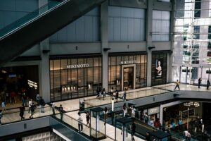 commercial-building-640x480-95049861.jpeg