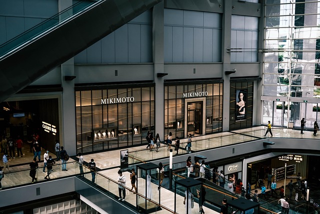 commercial-building-640x480-95049861.jpeg