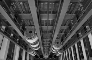 commercial-buildings-640x480-37103043.jpeg