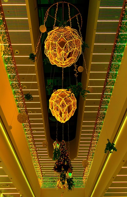 commercial-buildings-640x480-39125135.jpeg