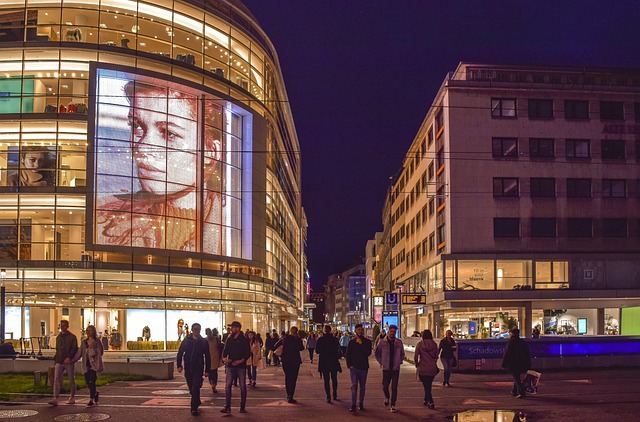 commercial-buildings-640x480-79417379.jpeg