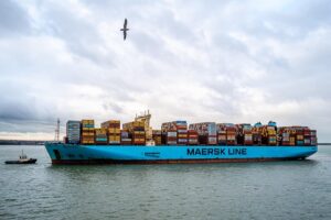 container-ship-640x480-25695141.jpeg