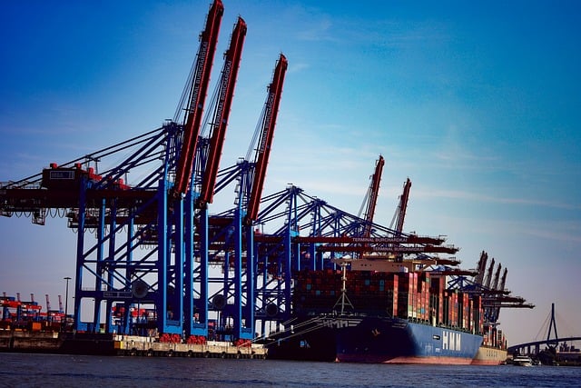container-ship-640x480-79498613.jpeg