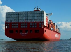 container-ship-640x480-84163764.jpeg