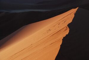 desert-640x480-33510540.jpeg