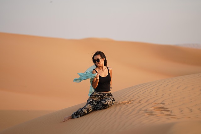 desert-landscape-640x480-61313607.jpeg