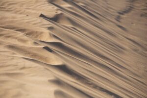 desert-landscape-640x480-83544537.jpeg