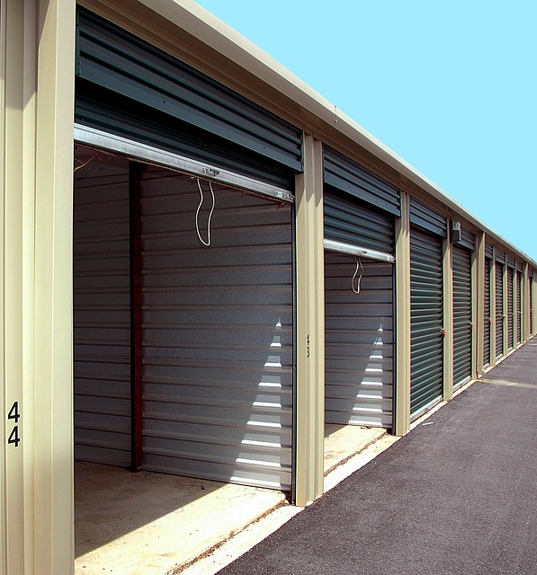 heatingheating-coolingcommercial-buildin-640x480-10717606.jpeg