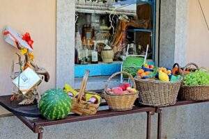 local-food-640x480-23473914.jpeg