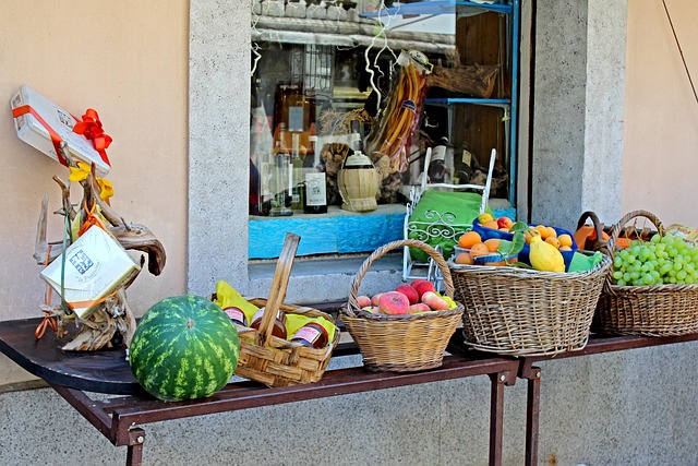 local-food-640x480-23473914.jpeg