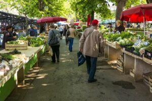 local-food-640x480-32690930.jpeg