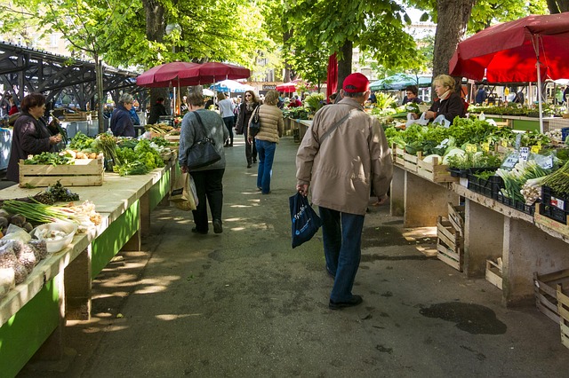 local-food-640x480-32690930.jpeg