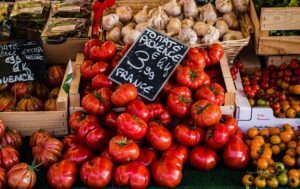 local-food-640x480-44062250.jpeg