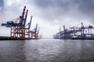 shipping-container-640x480-16236946.jpeg