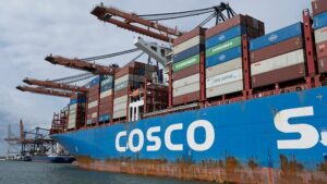 shipping-containers-640x480-69359318.jpeg