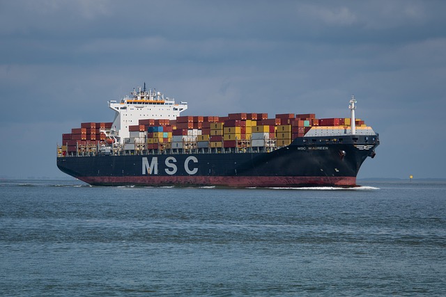 shipping-containershipping-containerscon-640x480-13871928.jpeg