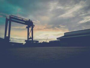 shipping-containershipping-containerscon-640x480-41880376.jpeg