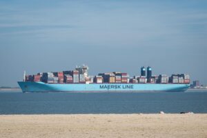 shipping-containershipping-containerscon-640x480-60010744.jpeg