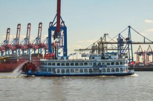 shipping-containershipping-containerscon-640x480-60041789.jpeg