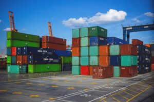shipping-containershipping-containerscon-640x480-61575337.jpeg