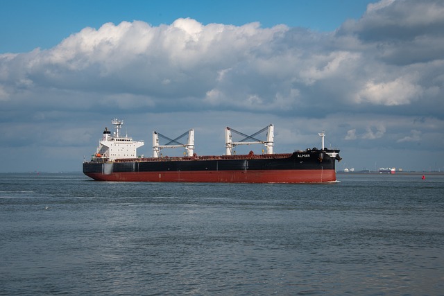 shipping-containershipping-containerscon-640x480-69461173.jpeg