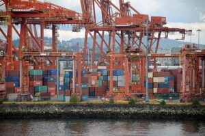 shipping-containershipping-containerscon-640x480-70345337.jpeg