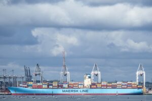 shipping-containershipping-containerscon-640x480-72270311.jpeg