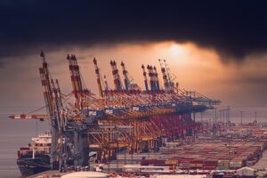 shipping-containershipping-containerscon-640x480-74397372.jpeg