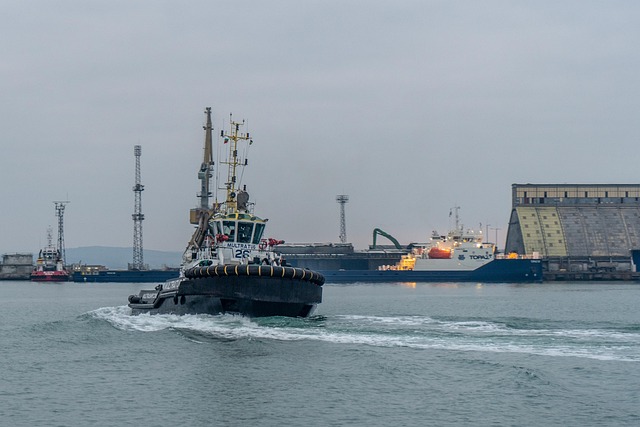 shipping-containershipping-containerscon-640x480-77444754.jpeg