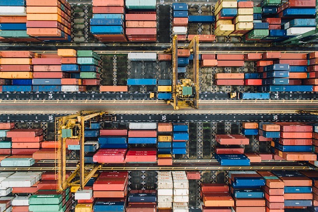 shipping-containershipping-containerscon-640x480-79453405.jpeg