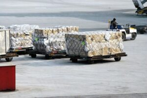 shipping-containershipping-containerscon-640x480-86304833.jpeg