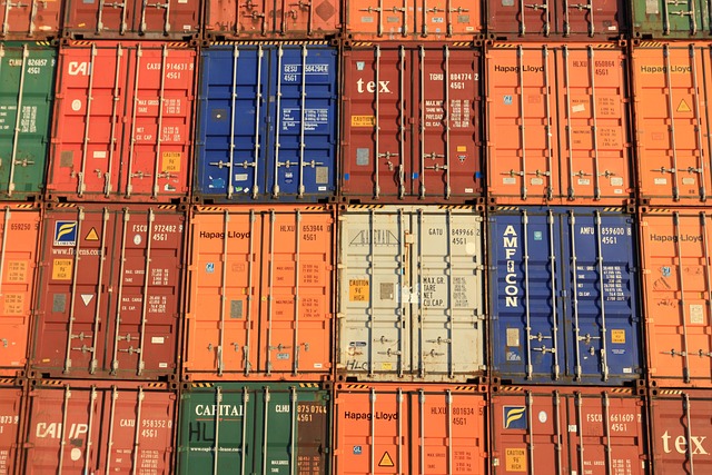 shipping-containershipping-containerscon-640x480-95563714.jpeg