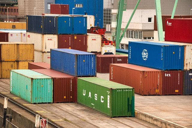 shipping-industry-640x480-66061395.jpeg