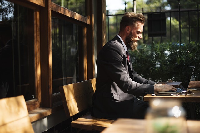 business-640x480-49888596.jpeg
