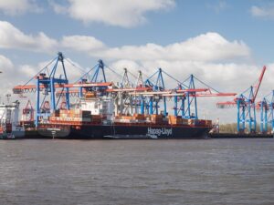 cargo-ship-640x480-54814812.jpeg