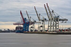 Mastering Shipping Container Dimensions: Tolerances & Production Variations