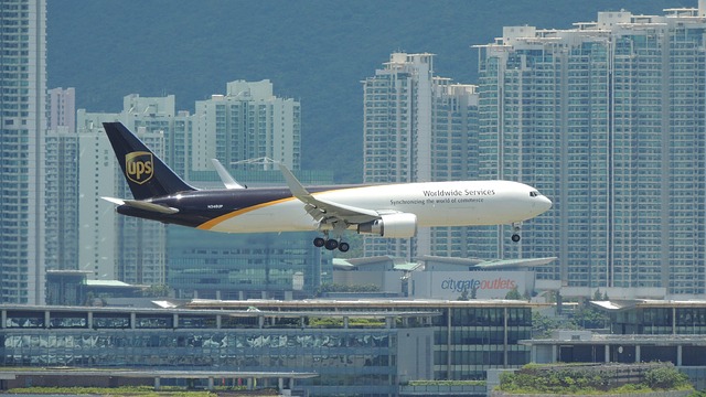 commercial-building-640x480-60664162.jpeg