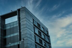 commercial-building-640x480-99290231.jpeg