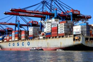 container-ship-640x480-13438420.jpeg