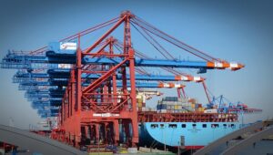 container-ship-640x480-29383743.jpeg