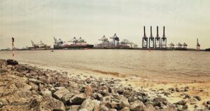 container-ship-640x480-79844325.jpeg