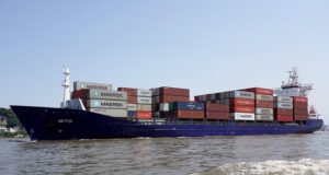 container-ship-640x480-91771392.jpeg