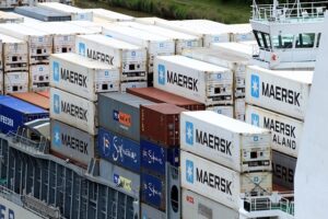 container-ship-640x480-93981033.jpeg