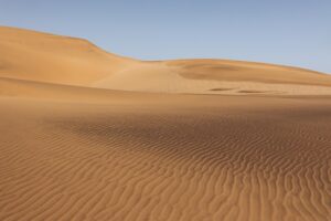 desert-landscape-640x480-47844268.jpeg