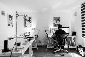 office-640x480-45710627.jpeg