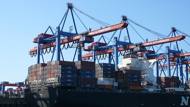 shipping-container-640x480-13093753.jpeg