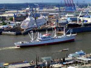 shipping-container-640x480-21471523.jpeg
